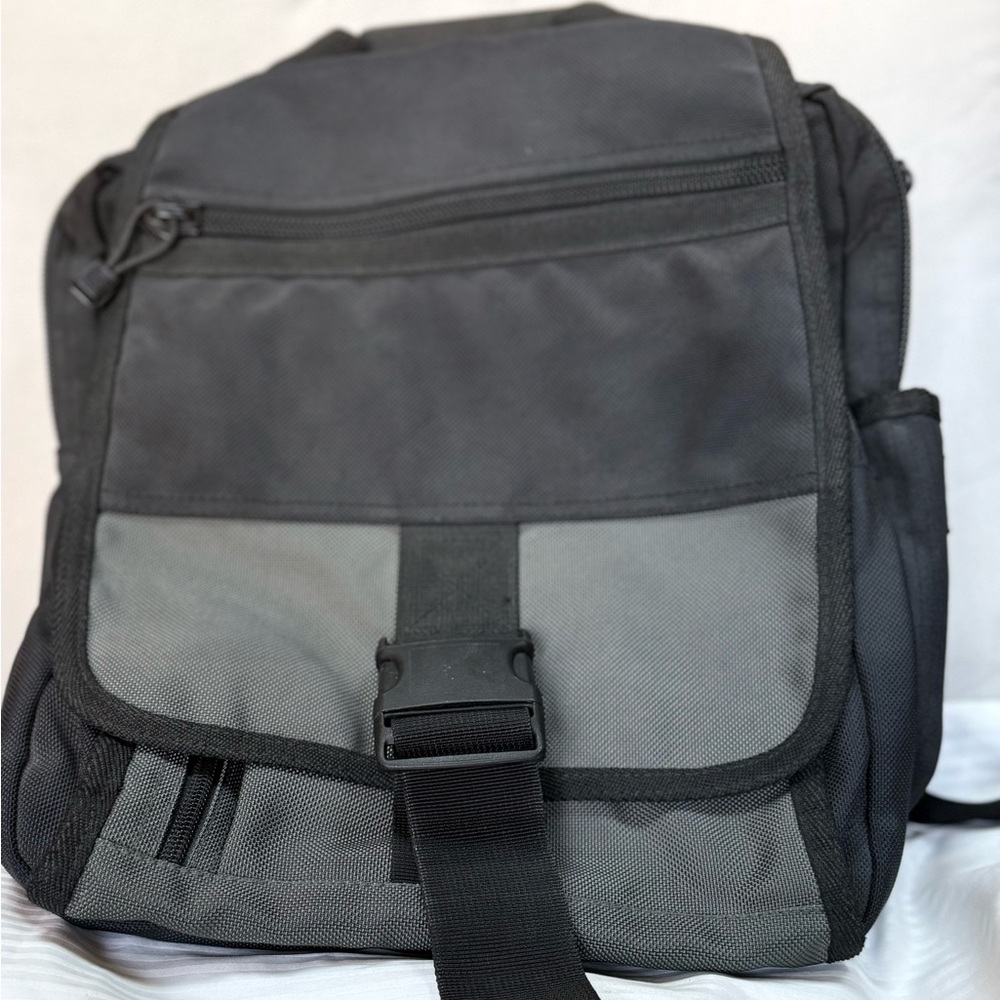 Trager Seattle padded laptop convertible backpack